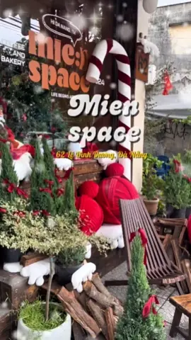Ghé Miên Space để cảm nhận mùa Noel đang đến gần  📍62 Lê Đình Dương, Đà Nẵng  #mienspace #caphedanang #caphenoel  #viraltiktok #xuhuong 