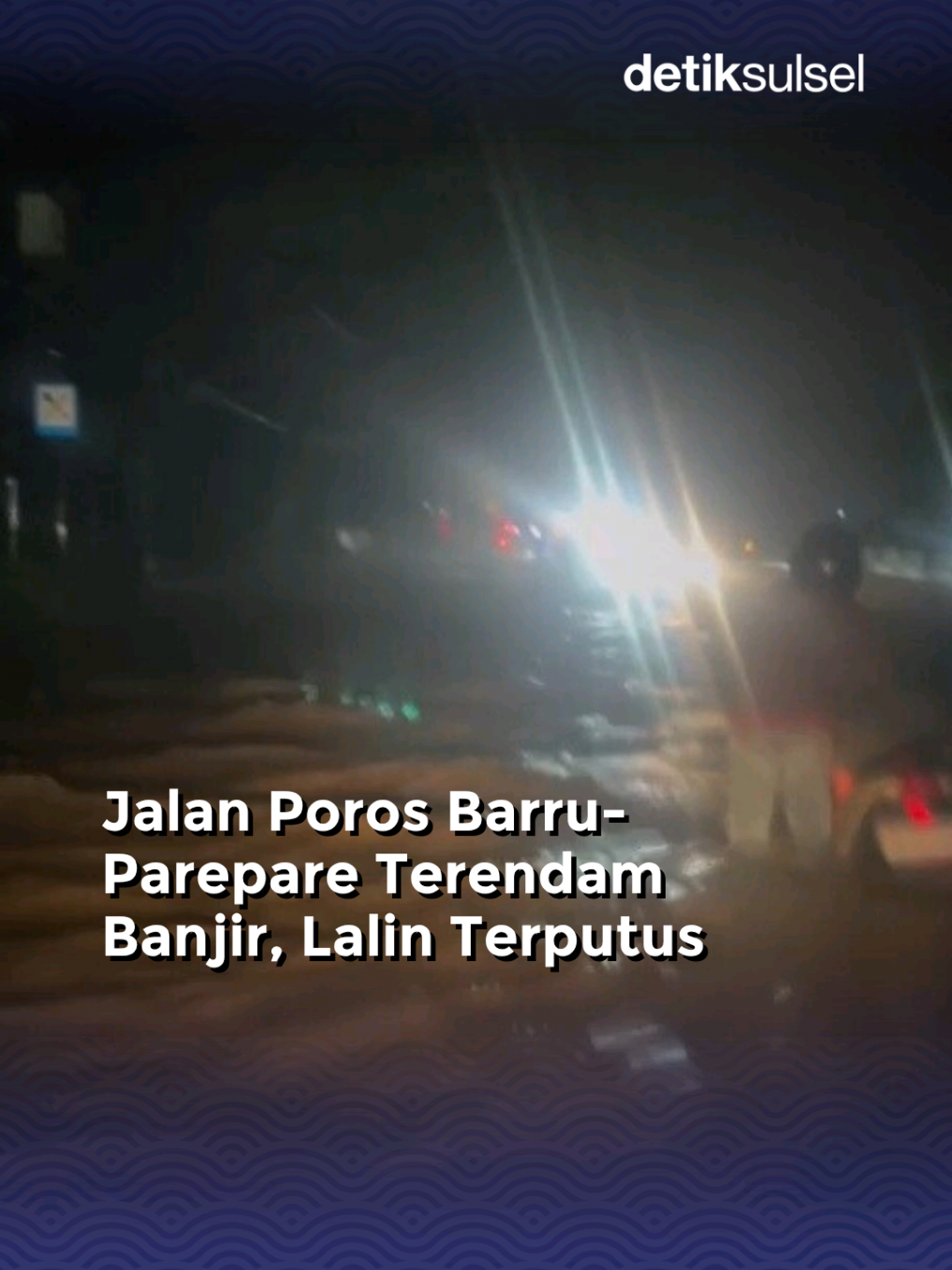 Banjir melanda Jalan Poros Parepare-Barru, menyebabkan kemacetan. BPBD Barru imbau pengendara untuk parkir aman dan tidak melintas genangan air. BPBD juga telah menurunkan personel ke jalan tersebut untuk membantu para pengendara. Sementara untuk di pemukiman penduduk kondisi air masih normal. #banjirbarru #barru #parepare #porosbarru #detikSulsel