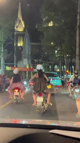 都说有个Xe máy Honda就会有爱情