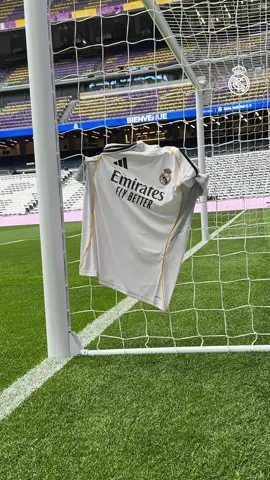 🤩 Shirt ready for the Clásico, Madridistas? @Emirates #ElClasico #RealMadrid 