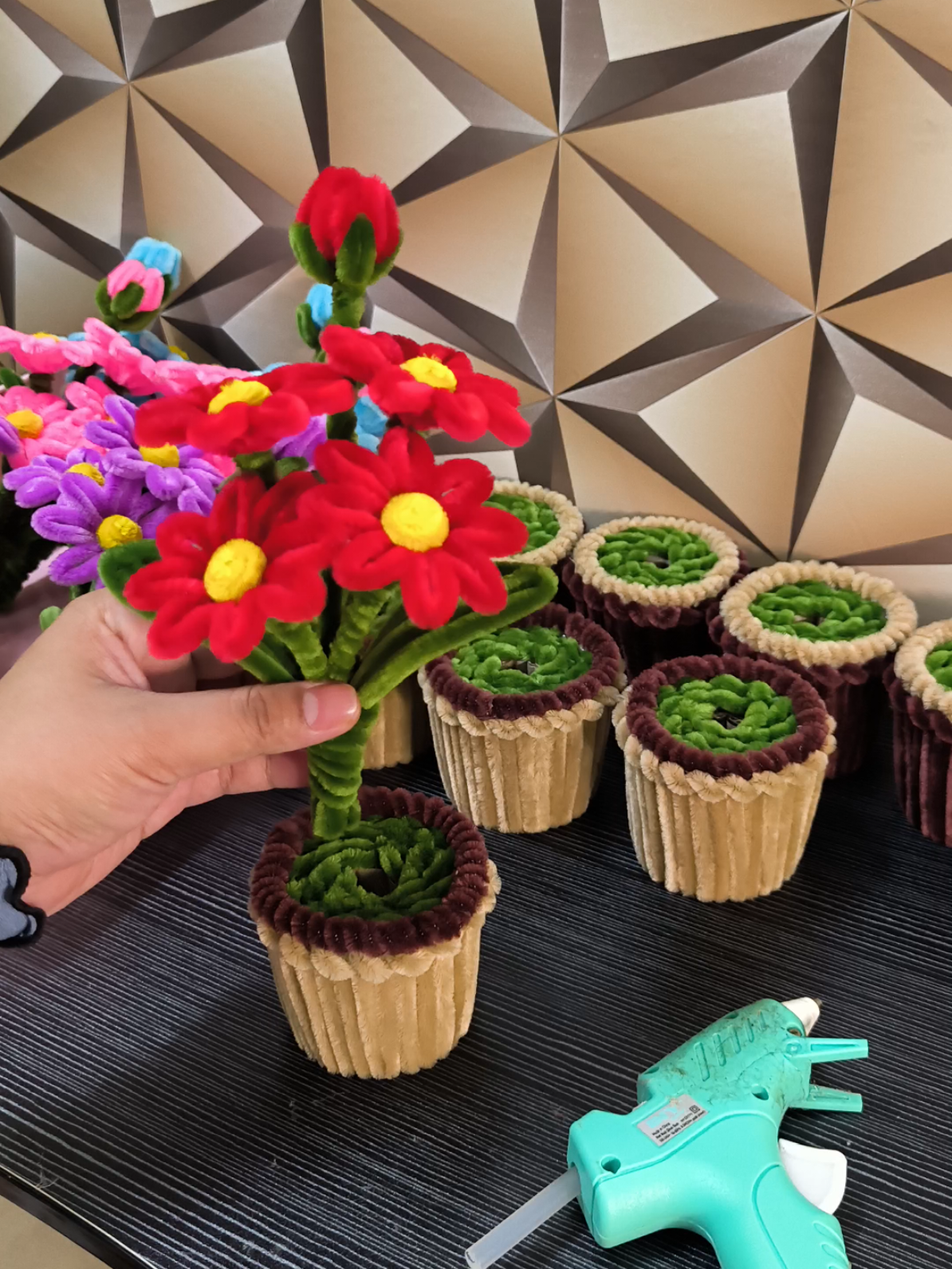 preparing minidaisy 🌼💐 #handicraft #fuzzywire #minidaisy #minipottedflowers 