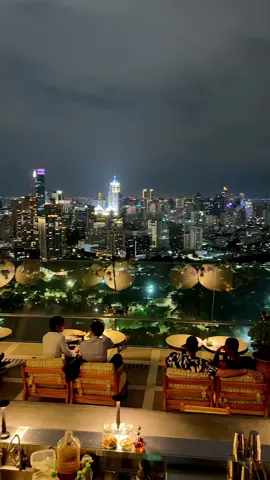 How does sipping a cocktail above Lumpini Park sound? 🍸✨ Spire Rooftop is one of our very top picks: probably Bangkok’s best skyline view, cocktails that won’t break the bank, and pure vibes! Who’s joining us up here? 😉 Follow @Thailand Parties for more amazing spots and views! 📍Spire Rooftop, Dusit Thani Bangkok  ⏰ Open every day 5PM - 1AM 🚆 BTS Sala Daeng #BangkokRooftops #SpireRooftop #BangkokSkyline #LumpiniViews #CocktailsWithAView      