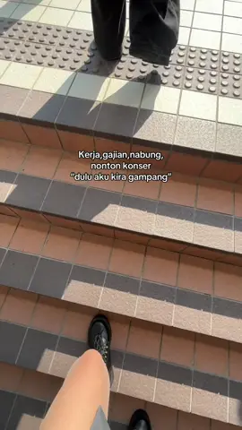 Umur segini bukannya mikir kedepan mlh mikir konser tahun depan🥲#kpop #kpopconcert #fyp 