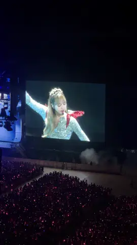 Lisa #day3 #deadlineworldtour #blackpink #blackpink_deadline_in_bangkok @LISA 