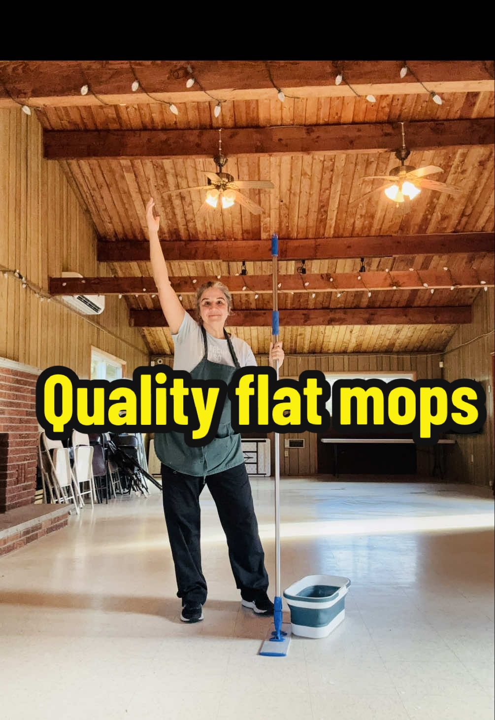 Replying to @Mamba&Violet the best flat mopping system!! #microfiberwholesale #mopping #flatmop #CleanTok #crunchycleaningbykathy 