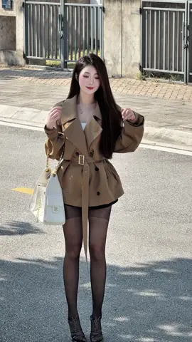 Gọi em là dân thường bởi vì gặp em anh sẽ thương dần.#xuhuong #fyp #hottrend #outfit 