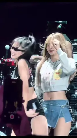 Lalisa-encore💗#lisa#jennie#blackpink#deadlineinbangkok 