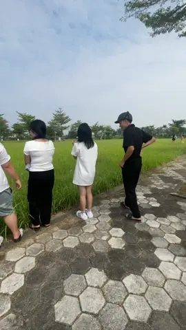 Hnay đc nghỉ ra cv ngắm gái xinh tí🤗😂🥰🥰