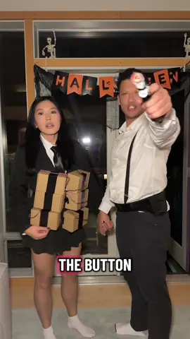 Push the button 💣 #rushhour #pushthebutton #sooyung #halloween #detectivecarter 