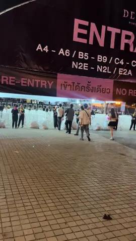 Black pink concerts မှာမထင်မှဘဲတွေ့ခဲ့တယ်🥺#weilliamest@Zloty @est_rvp #fypシ゚ #gmmtv