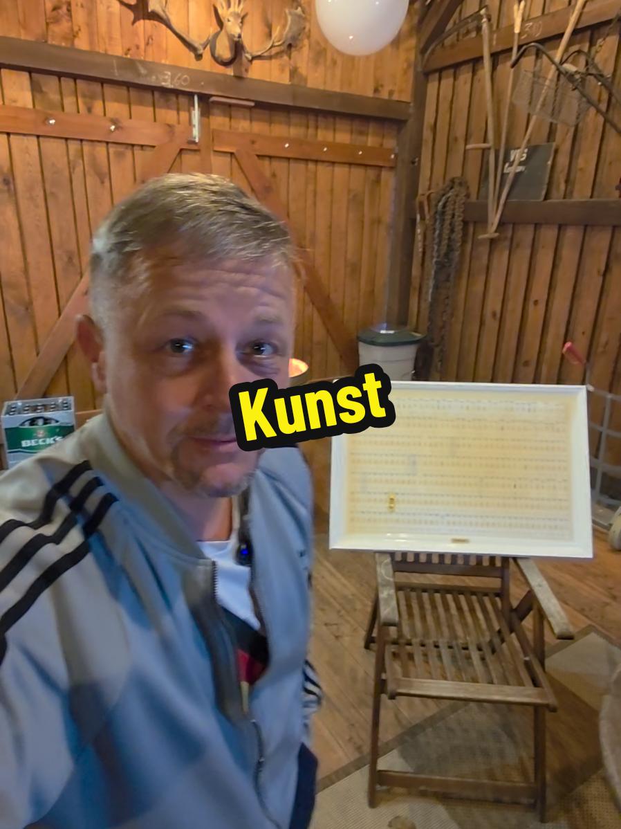 Das Sar-s schon ? 😆 ist das Kunst oder kann das weg ? ich weiß es nicht... #oststruppi #Kunst #Humor 