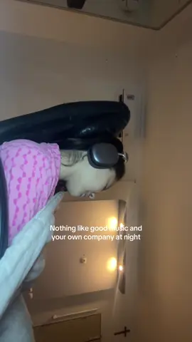 telll me a song that hits different at night 🌌 #mood #latenight 