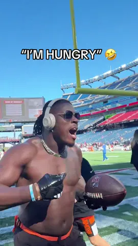 “I be on a diet” 😭 David Njoku wants the BALL #nfl #browns #football #funny (via @NFL)