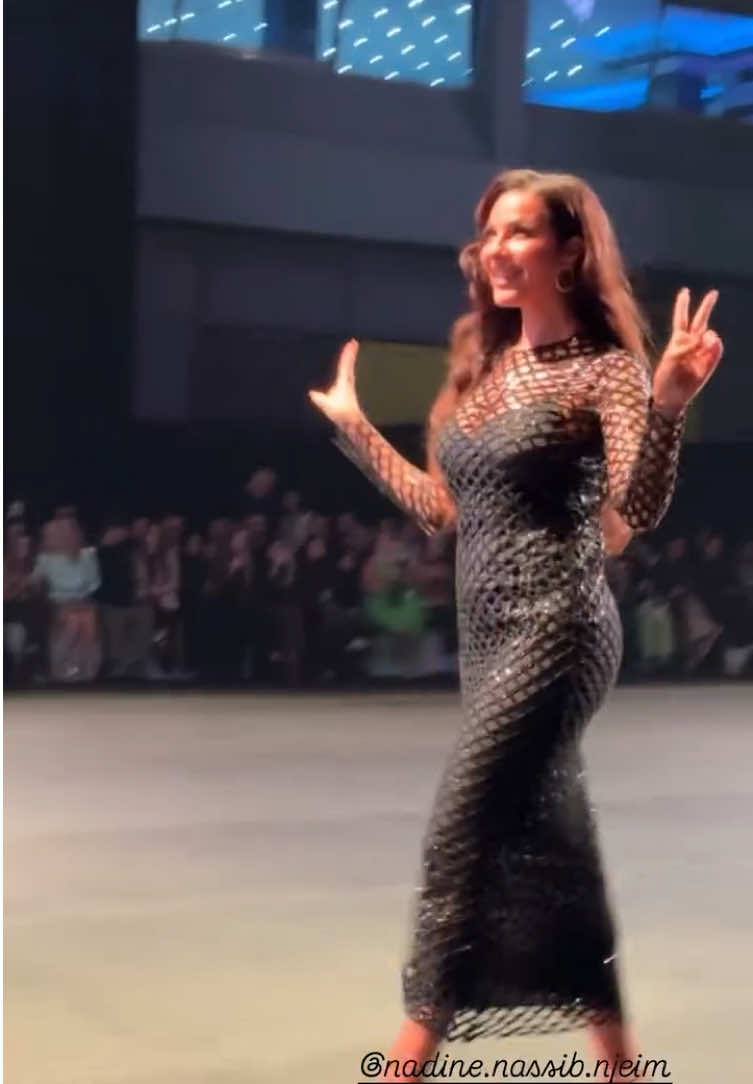 الكوين نادين سيطرت على الـRunway في ختام “The Fashion Factor” 🤯❤️‍🔥❤️‍🔥❤️‍🔥❤️‍🔥 @nadine nassib njeim  #NadineNjeimBeauty #nnn #dubai #fashion #fyp 