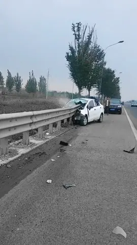 car accdent #accdent #virl #unfreez #frp #tiktokforyou 