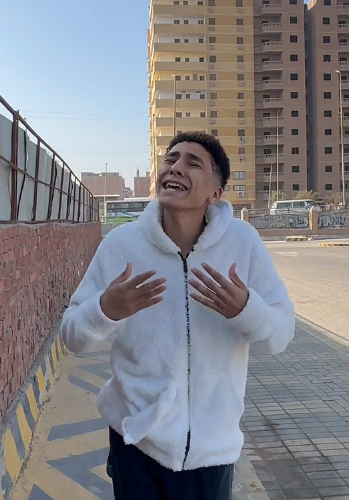 أنا مش زعلان إني مفلس😥🤥😂أنا زعلان ان الناس كلها مفكره إني معايا فلوس🤑😭🤦‍♂️🤥😂#فلوس #علوة_ابو_منخير_حلوة #الشعب_الصيني_ماله_حل😂😂 #اضحك #علوه #كوميديا #كوميدي #ضحك #مضحك #اضحك #حلات_واتس #ترند #اكسبلور 