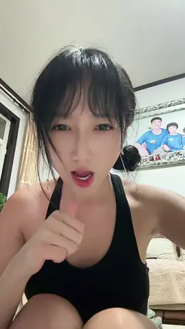 I am a good Chinese woman #Girl #Chinese #何小萌 #hexiaomeng #HeXiaoMeng
