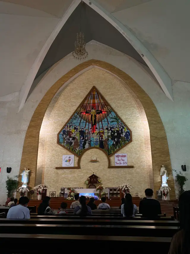 Lâu rồi mới dự lễ ở Đồng Tiến😅 Dù tuần nào cũng đi ngang qua :))