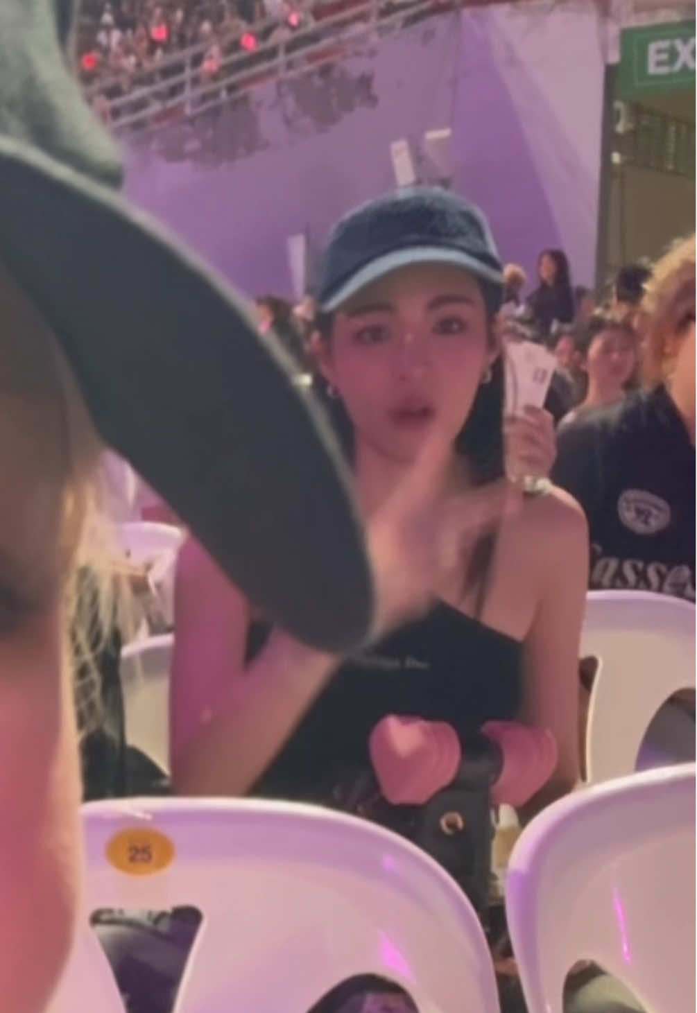 링이 먹다가 팬이영상찍으니까 yo 하는거봐😂 #linglingkwong #หลิงหลิงคอง #lingorm #หลิงออม 