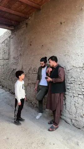 Khob shd nazad ma ra 😂 خوب شد لیش ما نکد  #creatorsearchinsights #fyp #افغانها_مقیم_امریکا🇦🇫🇺🇸 #افغانهای_مقیم_اروپا #افغانهای_مقیم_امریکا 