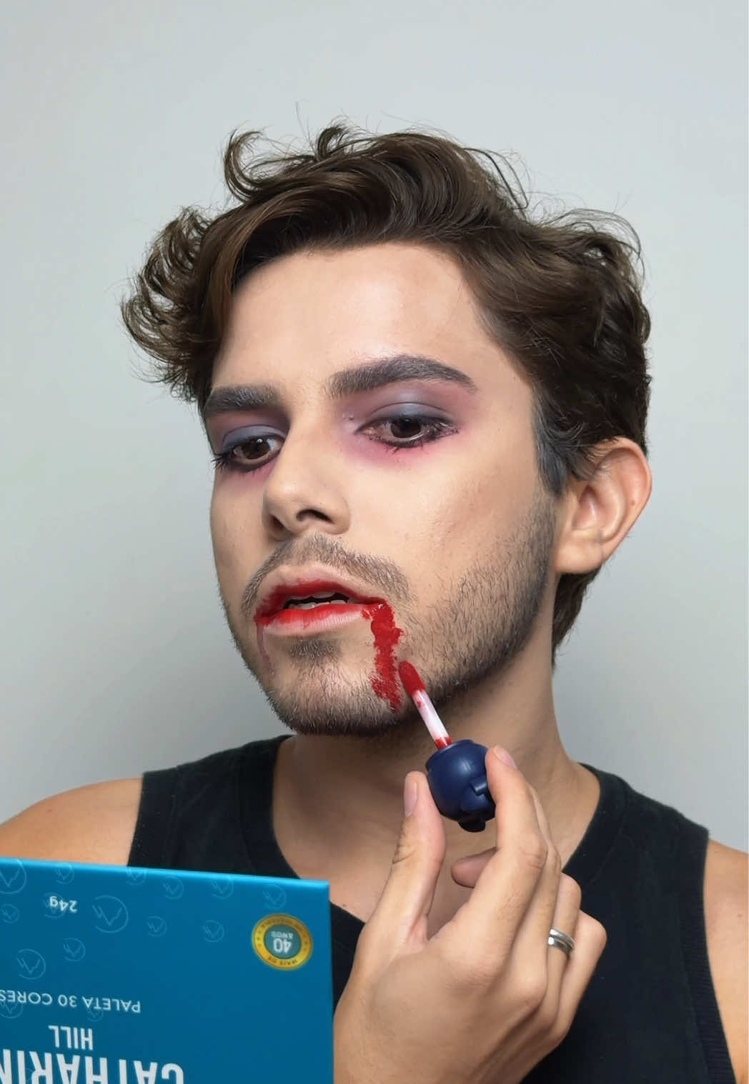 Tutorial de maquiagem de vampiro 🧛🏻‍♂️  #tutorial #maquiagem #vampiro #halloween #fyp  
