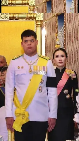 พร้อมพักตร์ “ในหลวง-พระราชินี” พร้อม “กรมสมเด็จพระเทพฯ-กรมพระศรีสวางควัฒน-ฟ้าหญิงอุบลรัตน์ฯ-เจ้าฟ้าสิริวัณณวรี-เจ้าฟ้าทีปังกร” เสด็จพระราชพิธีพระบรมศพ “พระพันปีหลวง” “เจ้าคุณพระฯ” กลับมา ร่วมพิธี ด้วย พระบาทสมเด็จพระเจ้าอยู่หัว และสมเด็จพระนางเจ้า ฯ พระบรมราชินี เสด็จพระราชดำเนินพร้อมด้วยสมเด็จพระกนิษฐาธิราชเจ้า กรมสมเด็จพระเทพรัตนราชสุดา ฯ สยามบรมราชกุมารี สมเด็จพระเจ้าน้องนางเธอ เจ้าฟ้าจุฬาภรณวลัยลักษณ์ อัครราชกุมารี กรมพระศรีสวางควัฒน วรขัตติยราชนารี สมเด็จพระเจ้าลูกเธอ เจ้าฟ้าสิริวัณณวรี นารีรัตนราชกัญญา สมเด็จพระเจ้าลูกยาเธอ เจ้าฟ้าทีปังกรรัศมีโชติ มหาวชิโรตตมางกูร สิริวิบูลยราชกุมาร ท่านผู้หญิงสิริกิติยา เจนเซน และเจ้าคุณพระสินีนาถ พิลาสกัลยาณี  ไปถวายน้ำสรงพระบรมศพ สมเด็จพระนางเจ้าสิริกิติ์ พระบรมราชินีนาถ พระบรมราชชนนีพันปีหลวง ณ พระที่นั่งพิมานรัตยา พระบรมมหาราชวัง ในการนี้ ทูลกระหม่อมหญิงอุบลรัตนราชกัญญา สิริวัฒนาพรรณวดี และพระเจ้าวรวงศ์เธอ พระองค์เจ้าอทิตยาทรกิติคุณ ทรงรอรับเสด็จ ณ พระที่นั่งพิมานรัตยา พระบรมมหาราชวัง ต่อจากนั้น  พระบาทสมเด็จพระเจ้าอยู่หัว และสมเด็จพระนางเจ้า ฯ พระบรมราชินี เสด็จพระราชดำเนินพร้อมด้วยพระบรมวงศานุวงศ์ ไปทรงบำเพ็ญพระราชกุศลสวดพระอภิธรรมพระบรมศพ สมเด็จพระนางเจ้าสิริกิติ์ พระบรมราชชนนีพันปีหลวง ณ พระที่นั่งดุสิตมหาปราสาท พระบรมมหาราชวัง
