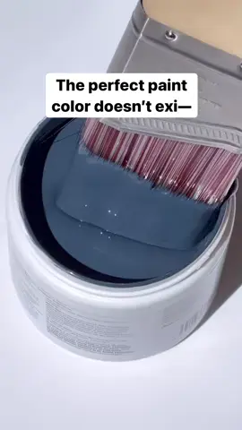 🎨חשבנו שהצבע המושלם לא קיים… ואז הגיע Hale Navy HC-154 😍 כחול עמוק, אלגנטי ועוצמתי — צבע שמוסיף עומק ויוקרה לכל חלל. בין אם זה קיר מרכזי, מטבח או חדר שינה – הוא פשוט מושלם. 💙 #BenjaminMoore #BenjaminMooreIsrael #HaleNavy #צבעיםלבית #עיצובפנים        🇮🇱 מיובא ומשווק בישראל ע״י סטודיו 84 צבעים בע״מ 📞 03-6034417 היבואן הרשמי של Benjamin Moore