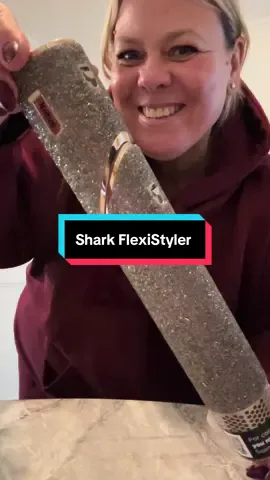 I mean… just LOOK at it 😍 The Champagne Diamond Shark FlexStyle is the definition of glam ✨ Thank you so much @QVC UK for this stunning gift 💎 Gifted #SharkFlexStyle #HairGoals #QVCFinds #tiktokmademebuyit #cosyseason 