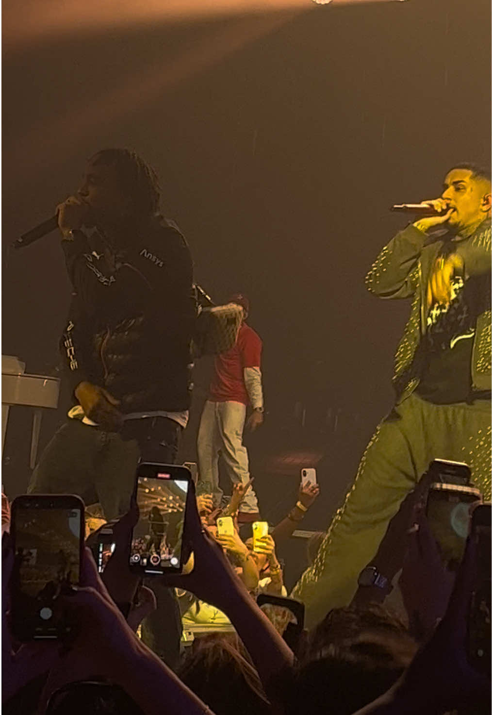 Veigh e Kyan cantando Jeito Bandido na EVOM TOUR em São Paulo. @Veigh @KYAN  #veigh #kyan #evomtour #fy