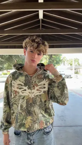 Tag someone you want to do this with…..@giaroseofficial #fyp #viral #trending 