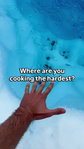 Which kitchen are you choosing?👨🏻‍🍳 #relax #vibes #chooseone #whichwouldyouchoose #whichonewouldyoupick 