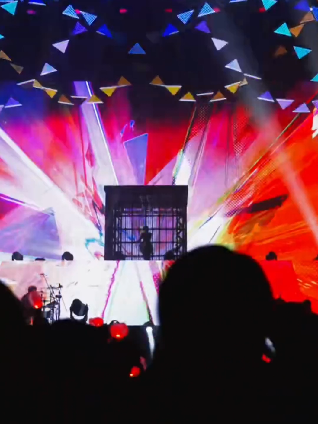 Ado - Backlight (逆光) Live from 『モナ・リザの横顔』K-Arena YOKOHAMA 2024.10.12 #ADO #adoworlddomination #adomination #utaite #uta 