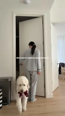 my weekend resets are mandatory to prevent burnout & make sure i am properly recharging after a stressful work week!! i used to default to bed rotting (which i still love) but lately i’ve found gently productive weekends to be so much more effective in preventing burnout. i never feel guilty splurging on self care and hobbies anymore bc it keeps me happy & healthy. also i am so glad i finally tried the tmj buccal massage facial - i waited over a month for this appointment and it was so worth it #nyc #weekendreset #corporategirlie #diml  