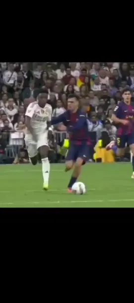 فيني ضد بيدري 😂😂ولك هدني # #فينيسيوس♥️🇧🇷 # #ريال_مدريد🇪🇦💪 #كره_القدم_قصه_عشق_لاينتهي🤩 