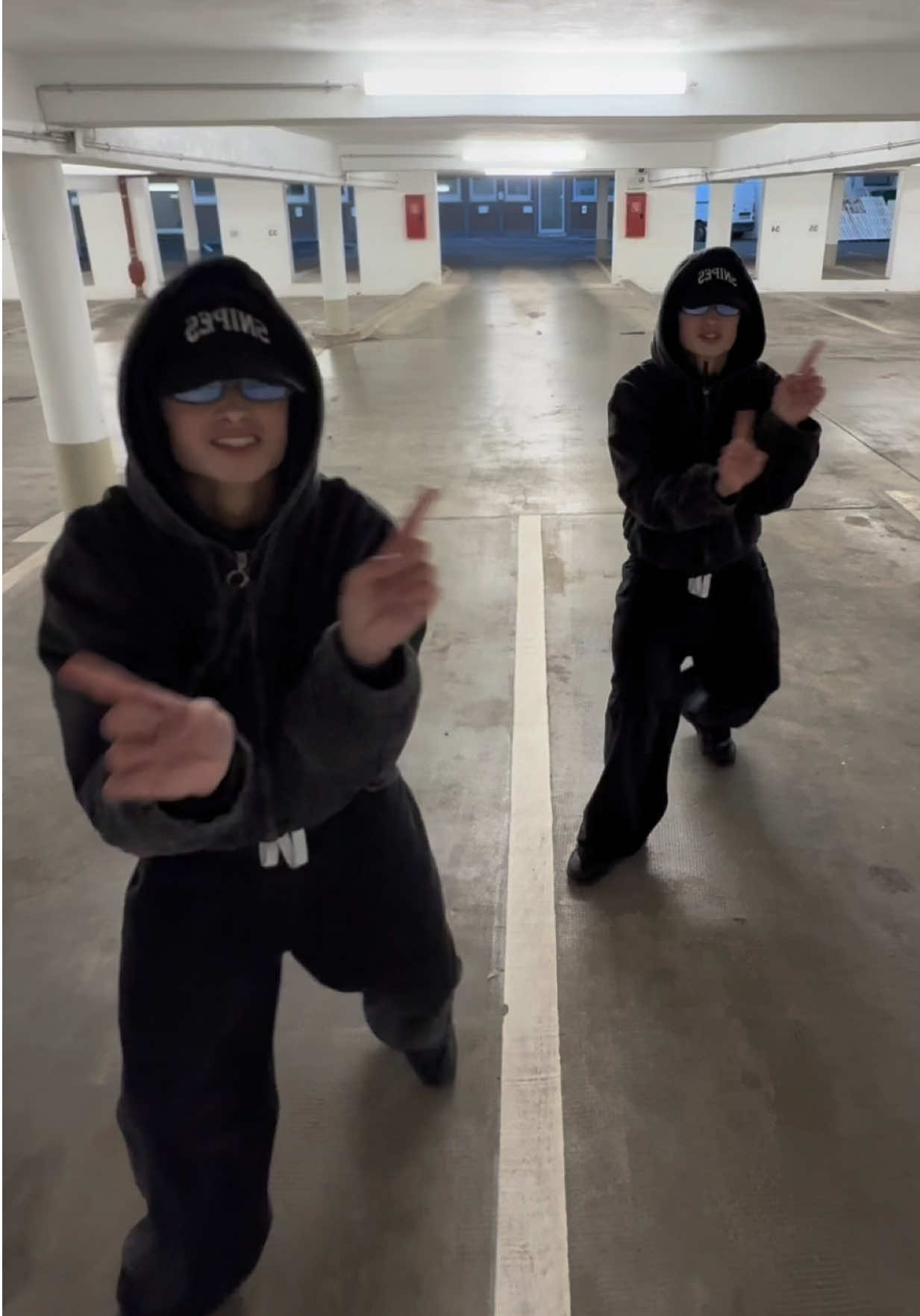 dc by me 🕺  #tw1nsf #foryou #fypシ゚viral #foryourpage #fyp 