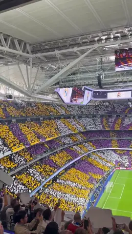 نشيد لا يشبهه أي نشيد..  ‏العظمة والتاريخ في مقطع واحد ..هلا مدريد🔥👑#ريال_مدريد #realmadrid #سانتياغو_برنابيو #explore #fyp 