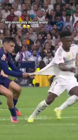 Pedri qui prend un carton sur vinicius dans le match barca real #realmadrid #barca #but #pedri #viniciu 