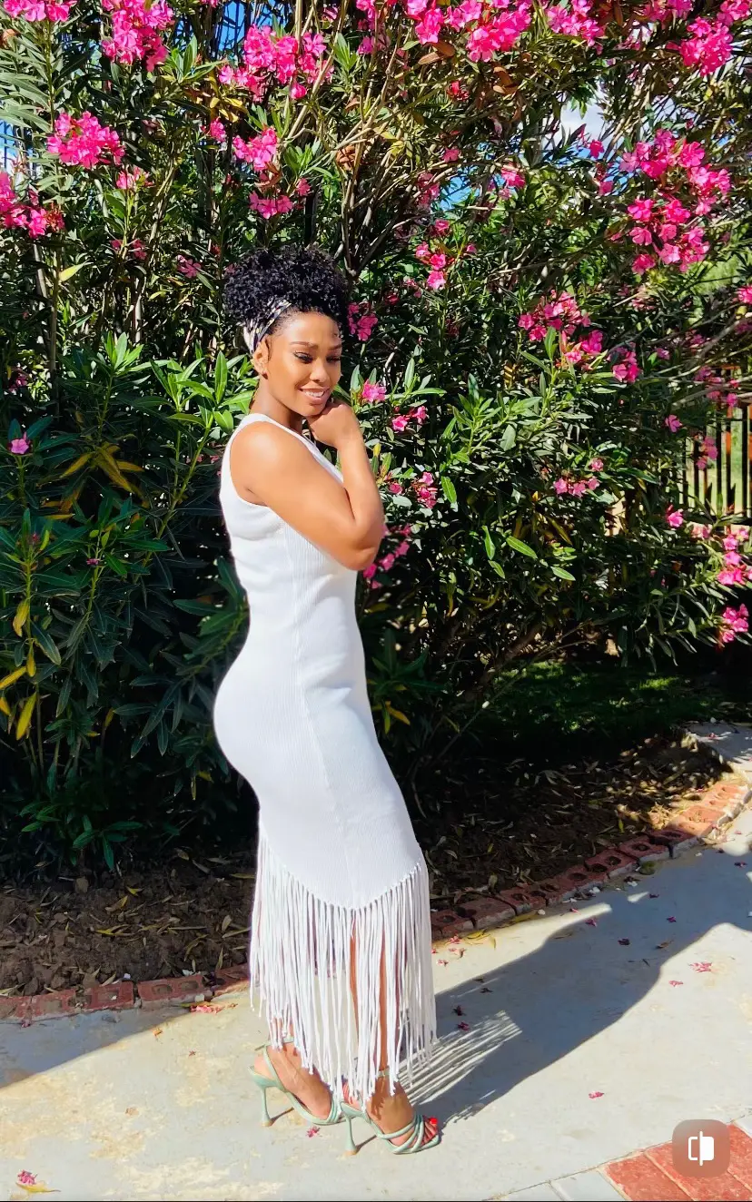 Just a girl in her summer glow 🥰