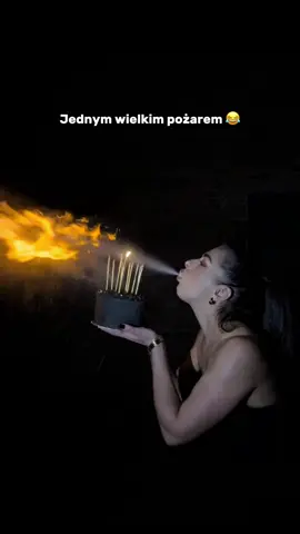 Ostatnie wybuchowe urodziny przed 30🫢 #urodziny #wybuch #tort 