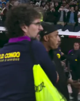 Right after the final whistle, #RealMadrid and #Barcelona players got into it 😮 #ElClasico #futbol #football 
