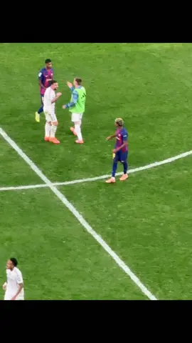 La pelea entre en el clásico 💙❤️ #danie_fcb #danie_ft #barcelona #lamine 