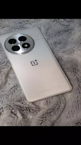 OnePlus 13🤍  #oneplus #oneplus13 #techtok #phone #Love 