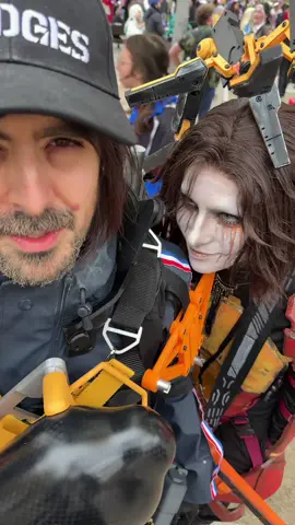 Sam REALLY doesn’t like this “rock”… @li as Higgs  #deathstranding #kojimaproductions #mcmlondon #cosplay 