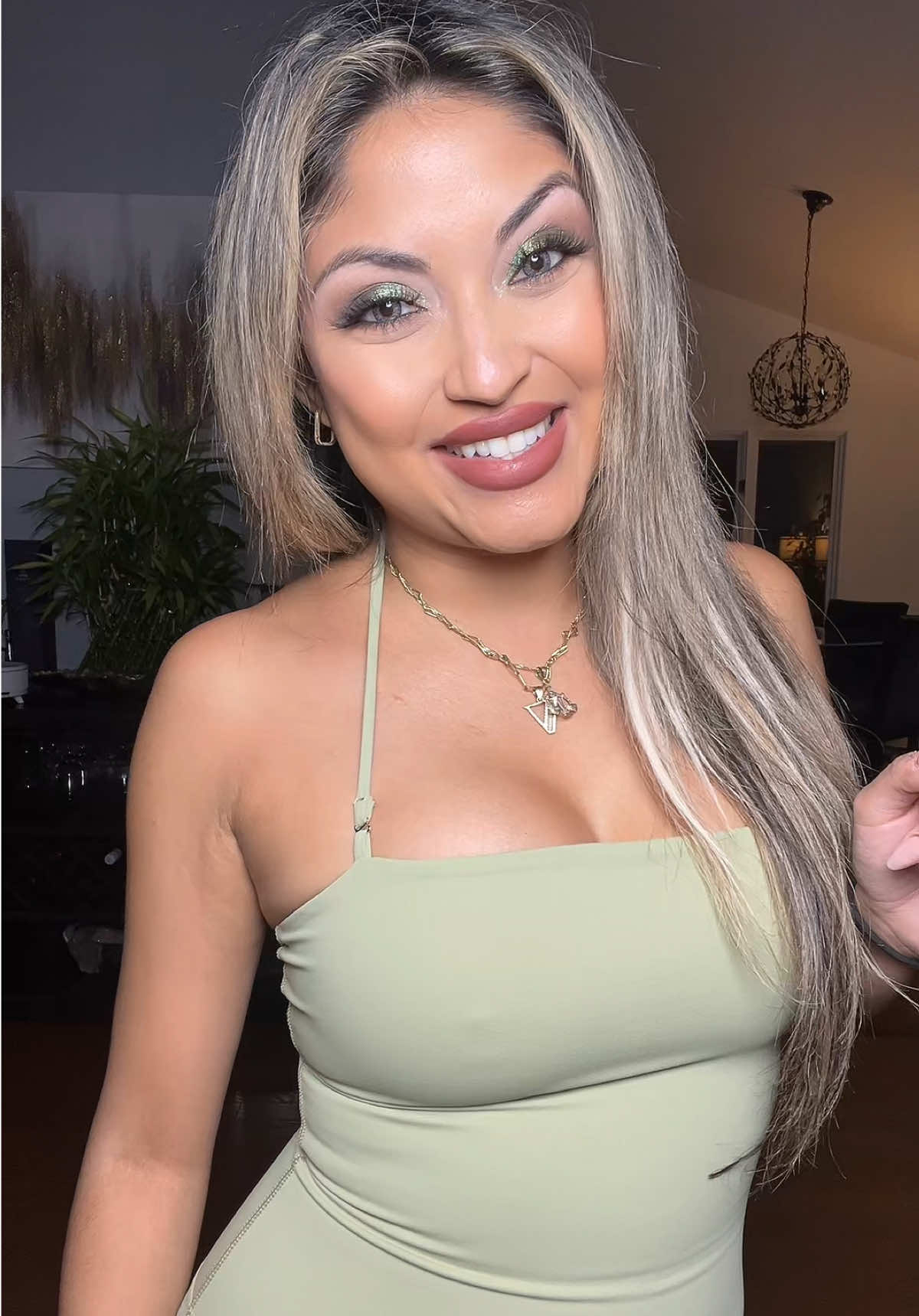 #tiktokshop #ttslevelup  #TTSTakeover  #tiktokshopfinds #tiktokshopping #tiktokmademebuyit #BeautyGifts #TikTokShopCreatorPicks #HautDropsOnTheGlow #ttsdelightnow #ifyouknowyouknow #beautifulgirl #tiktokshoprestock #women   #tiktokshopunboxing #rushtok2025 #superbrandclub #Viralontiktokshop    #makeup #makeuptutorial #MakeupRoutine #tiktokshopbacktoschool #tiktokshopfalldealsforyou 