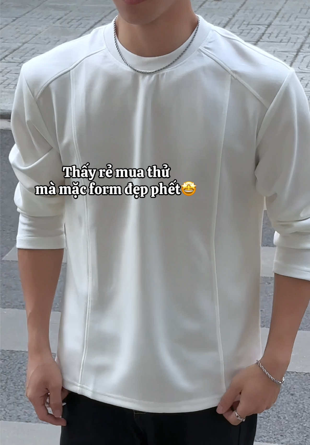 Form áo đơn giản mà sang nha ae