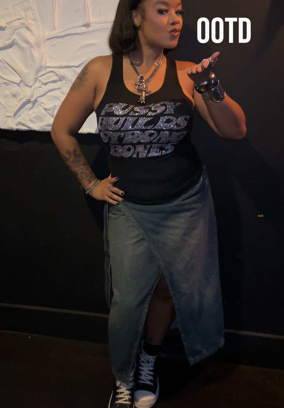 OOTD for hosting first event with @Lavender Hotline I think the shirt was really fitting for the occasion bc yes it does build strong bones lmao. #OOTD #outfitinspo #laropa #primark #ricks 