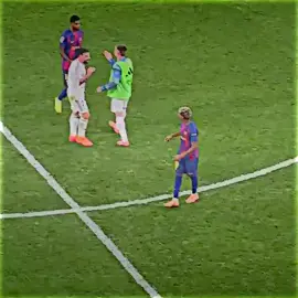 عركه لاعبين ريال مدريد مع لامين 🙄🔥#تيم_ملوك_العالم #برشلونه_عشق_لا_ينتهي💞🔱🏅#greenscreenvideo  #jungkook #fyp 