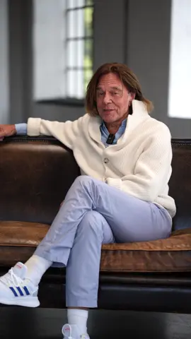 Viele von Euch denken sich bestimmt: der Jürgen hat doch eigentlich aufgehört, warum bringt er jetzt noch ein Album raus? Warum, das erzähle ich Euch im Video. Ich hoffe, Ihr freut Euch auf das Album genauso wie ich. Am Freitag ist es endlich soweit.  #80jahrekoenigvonmallorca #koenigbleibtkoenig #herzmelodie #irgendwann #schlager #musik