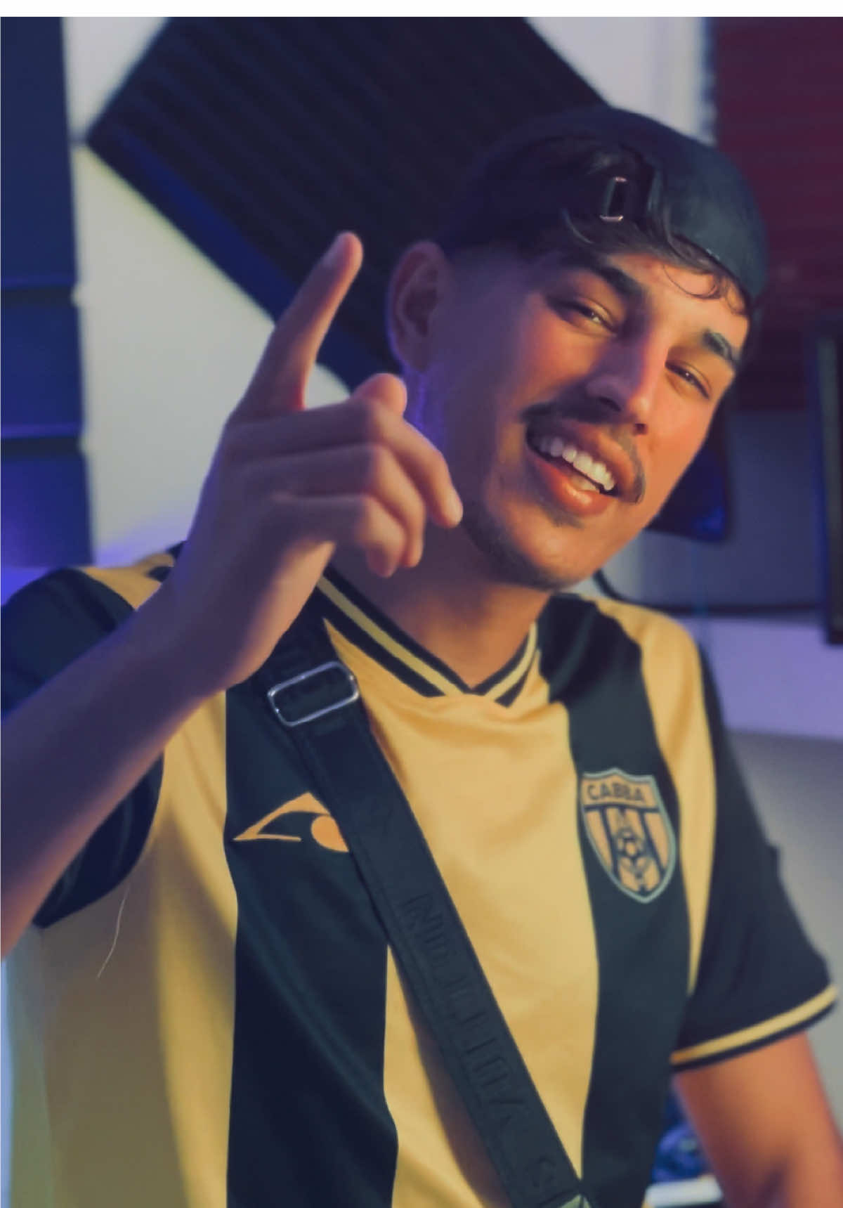 راو جاي جديد بعنوان - اسمك كبير- هدية لفريق القلب اهلي البرج و ان شاءالله الطلعة جاية 🖤💛 #bourdj_bou_arreridj #34 #cabba #اهلي_البرج #madani_ezi 