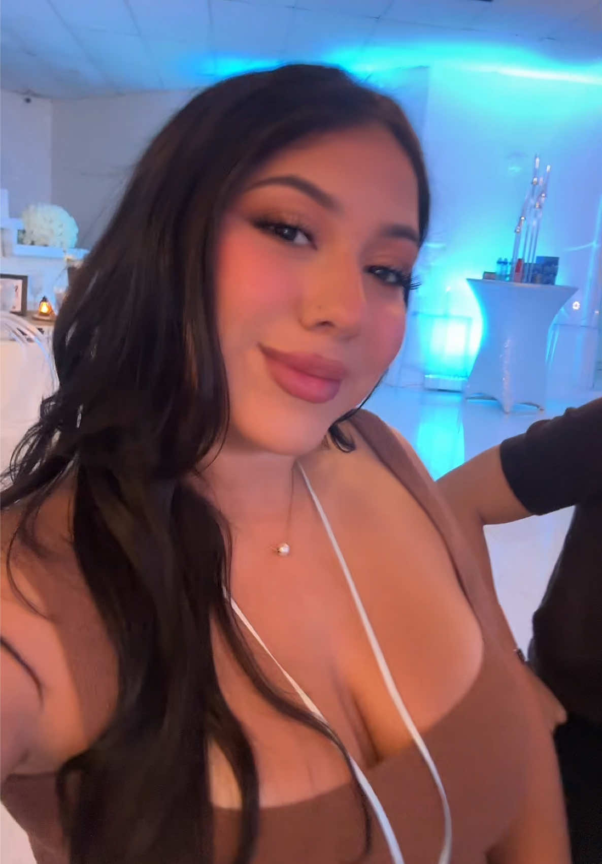 you know I love a good transition🤭🤪 #transitionvideo #fyp #latina 